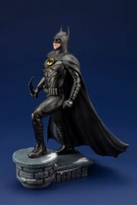 Figura de Batman en The Flash Movie de DC Comics línea ARTFX por Kotobukiya - Imagen 3