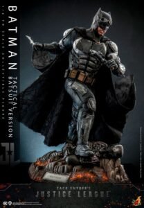 Figura articulada de Batman (Versión Traje Táctico) en La Liga de la Justicia de Zack Snyder por Hot Toys - Imagen 4