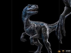 Figura Deluxe Art Scale de Blue y Beta en Jurassic World Dominion por Iron Studios - Imagen 5