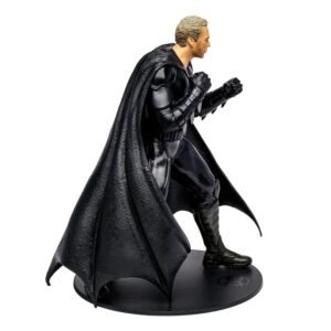 Figura de Batman Multiverse Unmasked (Gold Label) en DC The Flash Movie por McFarlane Toys - Imagen 5