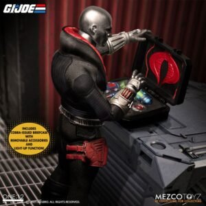 Figura articulada con luz de Destro en G.I. Joe por Mezco Toys - Imagen 5
