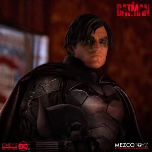 Figura articulada de Batman en The Batman por Mezco Toys - Imagen 6