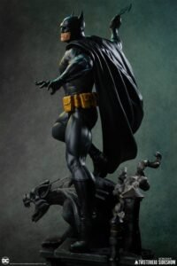 Figura de Batman (Black and Gray Edition) en DC Comics por Tweeterhead - Imagen 6