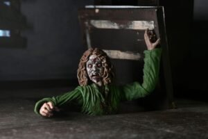 Pack de Figuras articuladas Ultimate Bloody Ash & Cheryl Williams en Posesión Infernal por NECA - Imagen 4