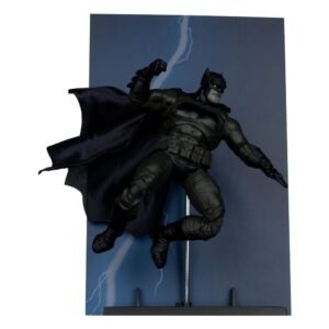 Figura McFarlane Cover Recreations de Batman en Batman: The Dark Knight Returns #1 por McFarlane Toys - Imagen 2