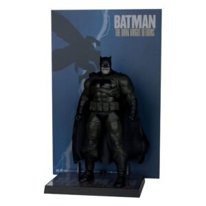 Figura McFarlane Cover Recreations de Batman en Batman: The Dark Knight Returns #1 por McFarlane Toys - Imagen 4