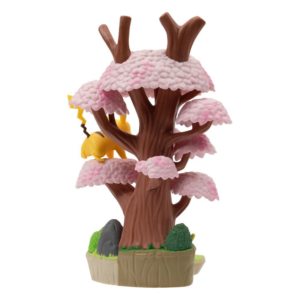 Figuras Environment Set de Bosque de primavera con Caterpie y Pikachu en Pokémon por Jazwares - Imagen 3