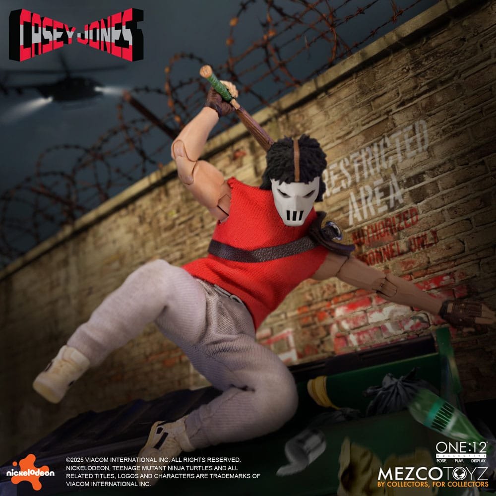 Figura 1/12 de Casey Jones en Las Tortugas Ninja por Mezco Toys - Imagen 7