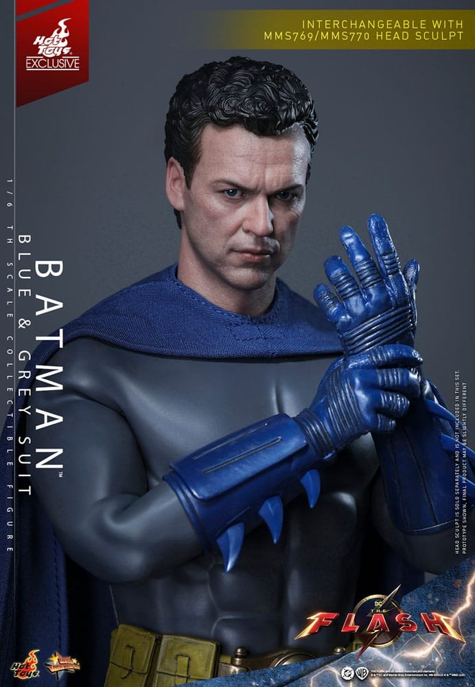 Figura Movie Masterpiece 1/6 de Batman (Blue & Grey Suit - Edición Limitada) en The Flash por Hot Toys - Imagen 5